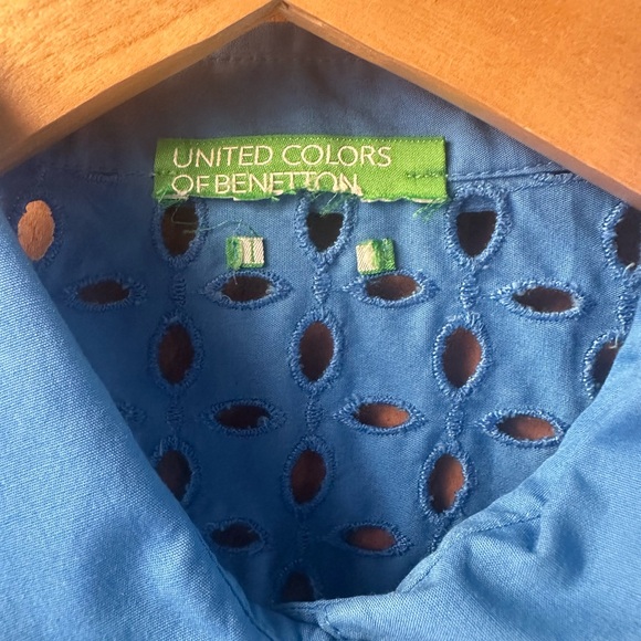 BENETTON Cobalt Blue Button-Front Eyelet Blouse (Size Small). 100% Iconic. - Picture 8 of 11